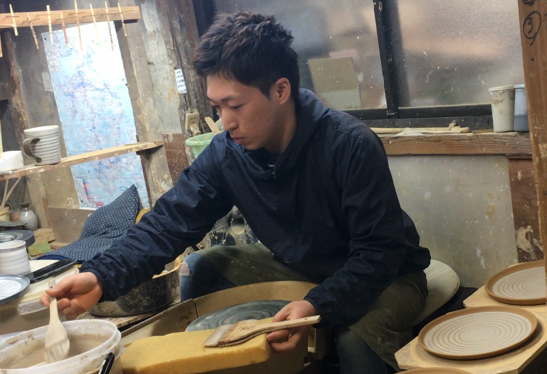 故、石田陶春　作　刷毛目俵型旅茶碗 故、石田陶春 作 刷毛目俵型旅茶碗